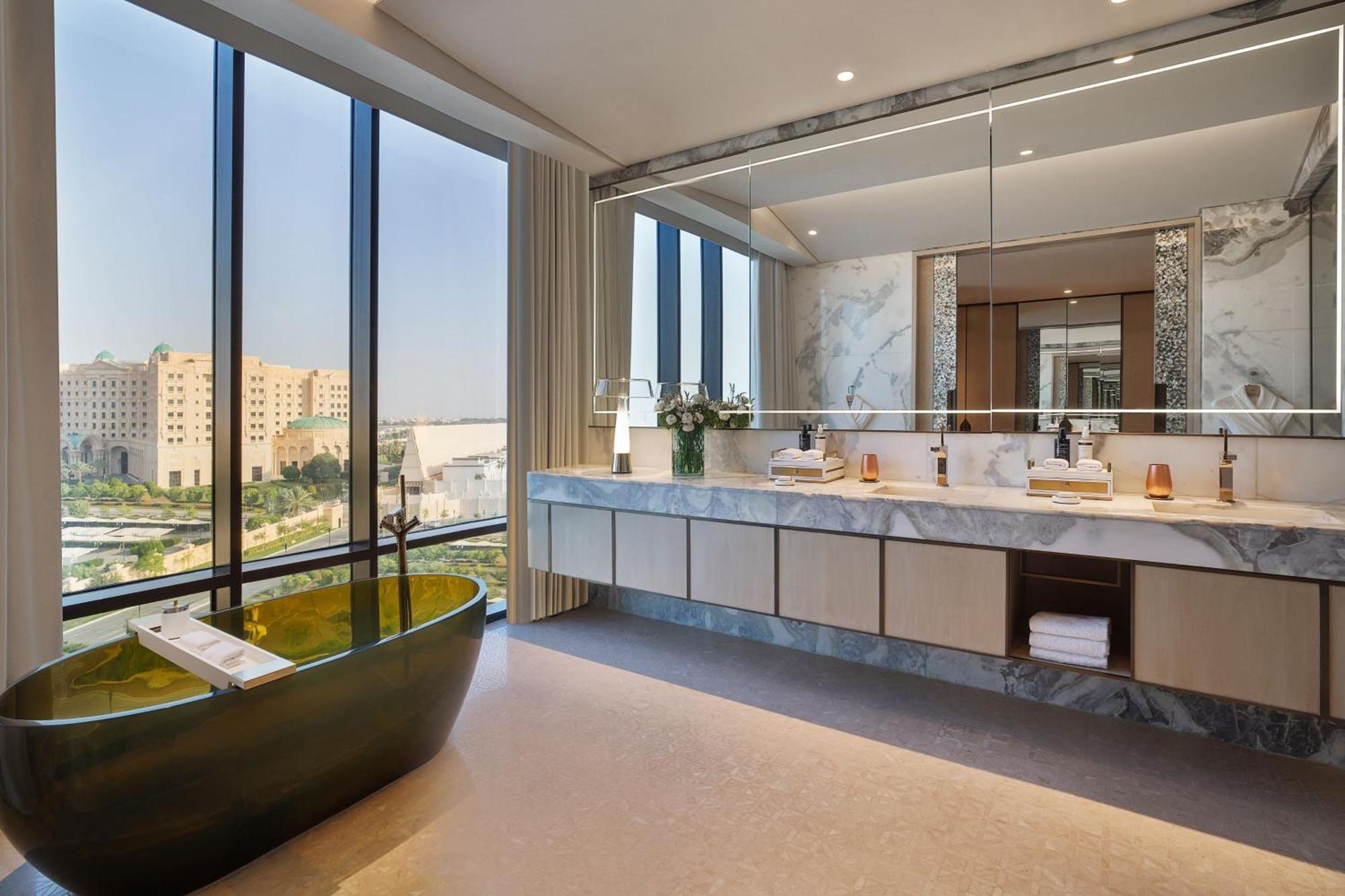 The St. Regis 5*